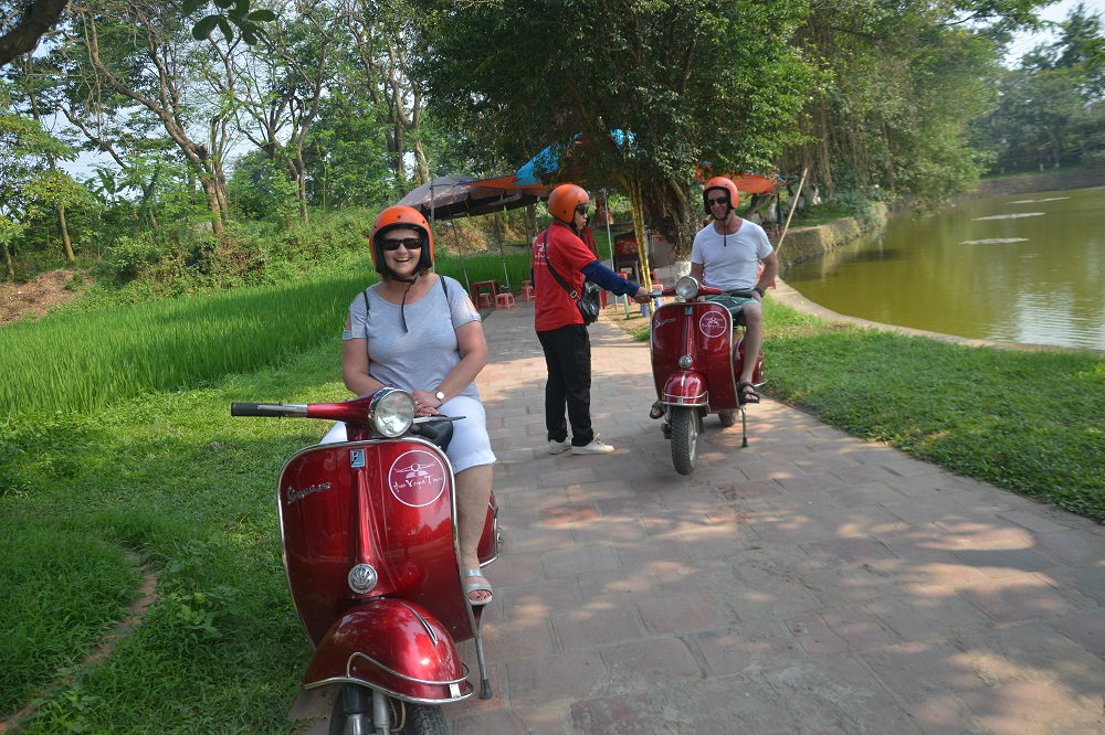 Asia Vespa Tours- Hanoi Vespa Tours-Hanoi Motorbike Tours-Hanoi Motorcycle Tours