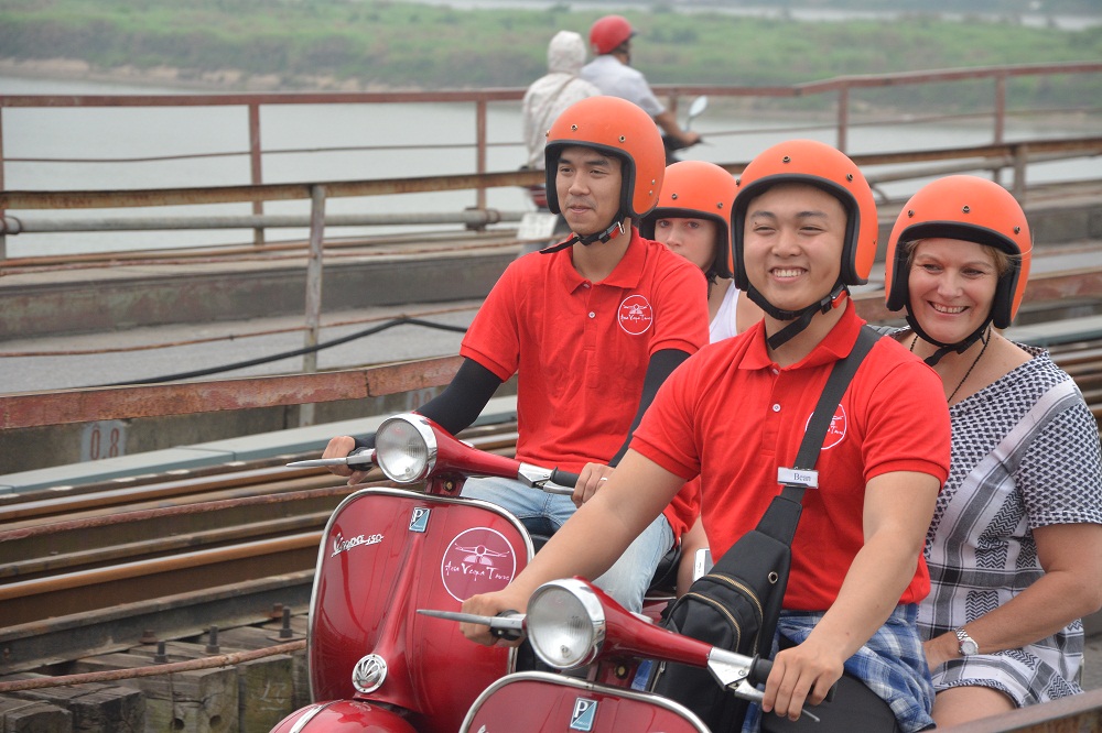 Asia Vespa Tours- Hanoi Vespa Tours-Hanoi Motorbike Tours-Hanoi Motorcycle Tours