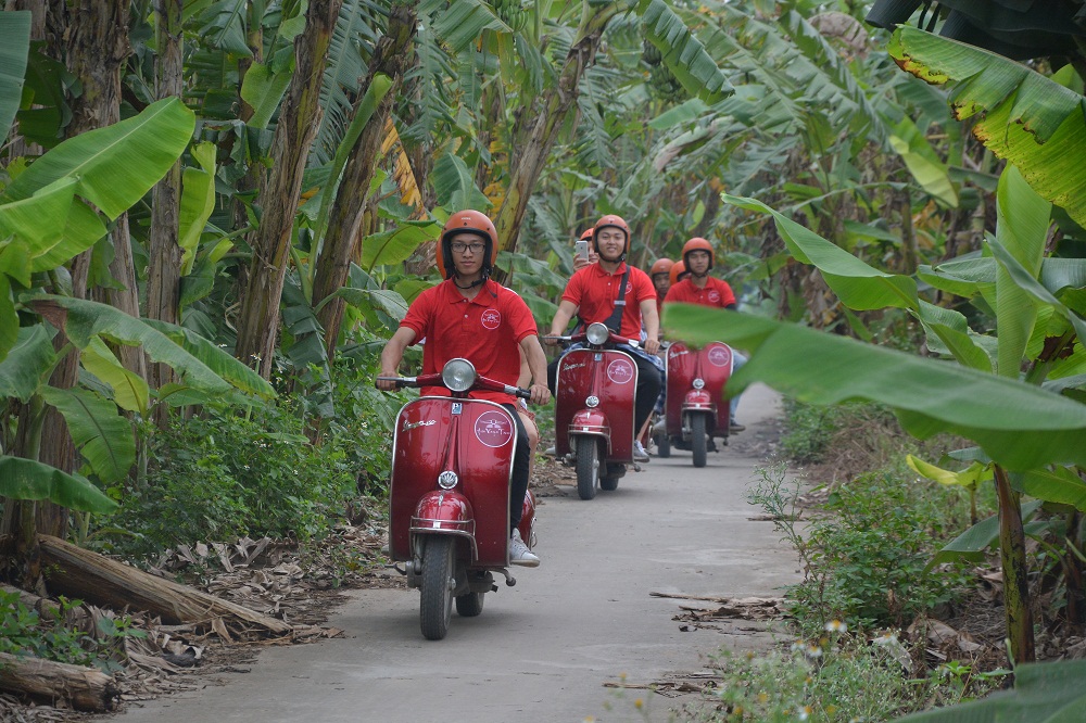 Asia Vespa Tours- Hanoi Vespa Tours-Hanoi Motorbike Tours-Hanoi Motorcycle Tours