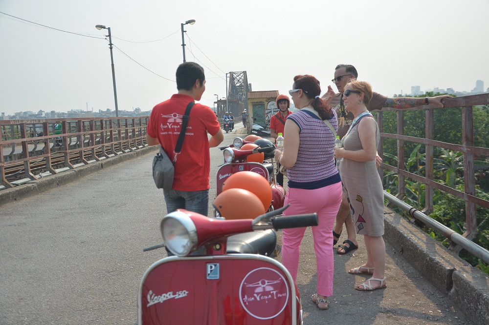 Asia Vespa Tours- Hanoi Vespa Tours-Hanoi Motorbike Tours-Hanoi Motorcycle Tours