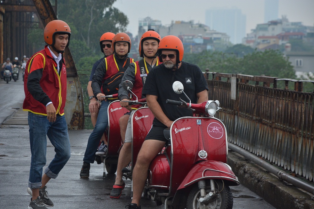 Asia Vespa Tours- Hanoi Vespa Tours-Hanoi Motorbike Tours-Hanoi Motorcycle Tours